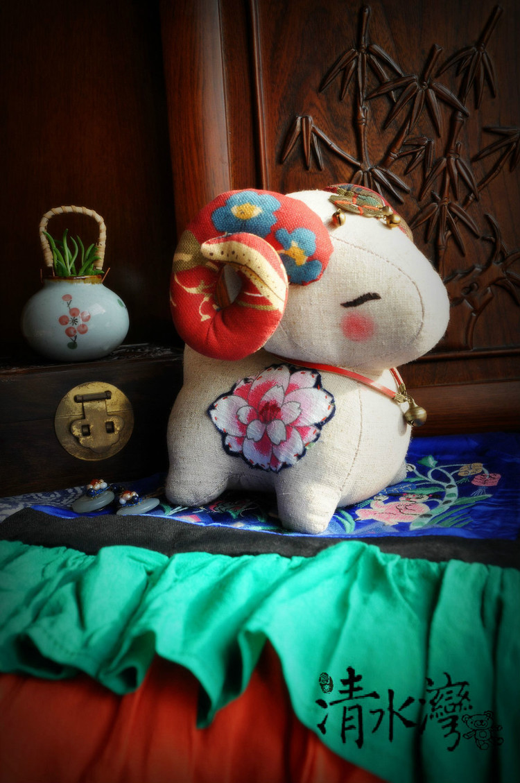 清水灣原創(chuàng)布藝手工玩偶羊年吉祥物——吉慶羊（18*18厘米） - 清水灣手工布藝 - 掬花在手,必有芬芳拂袖