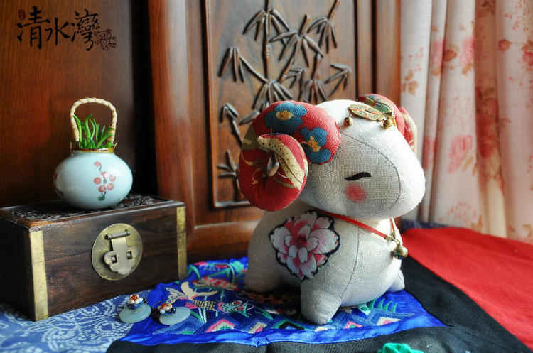 清水灣原創(chuàng)布藝手工玩偶羊年吉祥物——吉慶羊（18*18厘米） - 清水灣手工布藝 - 掬花在手,必有芬芳拂袖