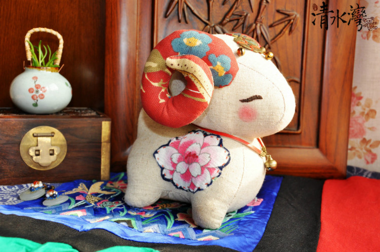 清水灣原創(chuàng)布藝手工玩偶羊年吉祥物——吉慶羊（18*18厘米） - 清水灣手工布藝 - 掬花在手,必有芬芳拂袖