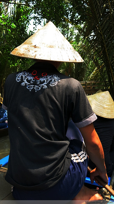 越南南部旅游 （6）回西貢--湄公河、小島果園、水椰子林做船 - Daphne Tsui - 因為愛所以愛