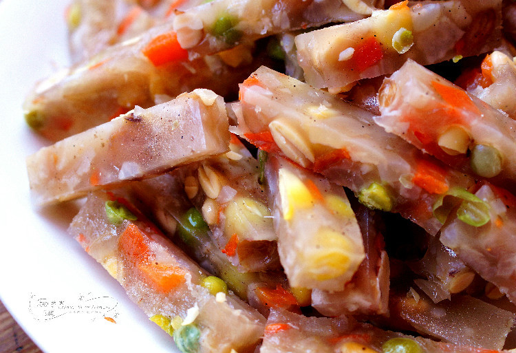 紅火年菜——五彩肉皮凍，醬料很關(guān)鍵 - 優(yōu)媽美食 - 優(yōu)媽美食博客