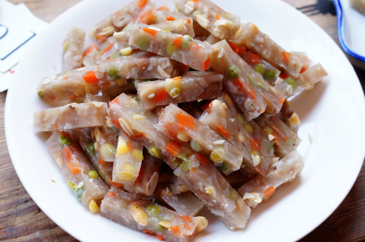 紅火年菜——五彩肉皮凍，醬料很關(guān)鍵 - 優(yōu)媽美食 - 優(yōu)媽美食博客