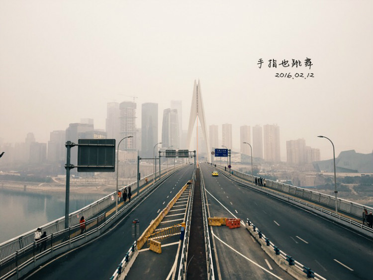【走走聊聊拍拍】不吃辣不看江的重慶行DAY4——洪崖洞、羅漢寺、輕軌觀光 - 手指也跳舞 - 跳舞姐姐的手工莊園