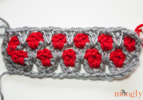 How to #Crochet the Moroccan Tile Afghan :: a photo and video tutorial for this amazing stitch!